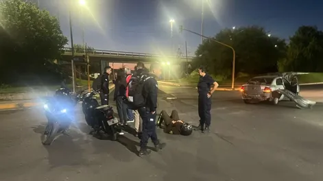 En Santa Lucía, un motociclista herido tras chocar con un auto
