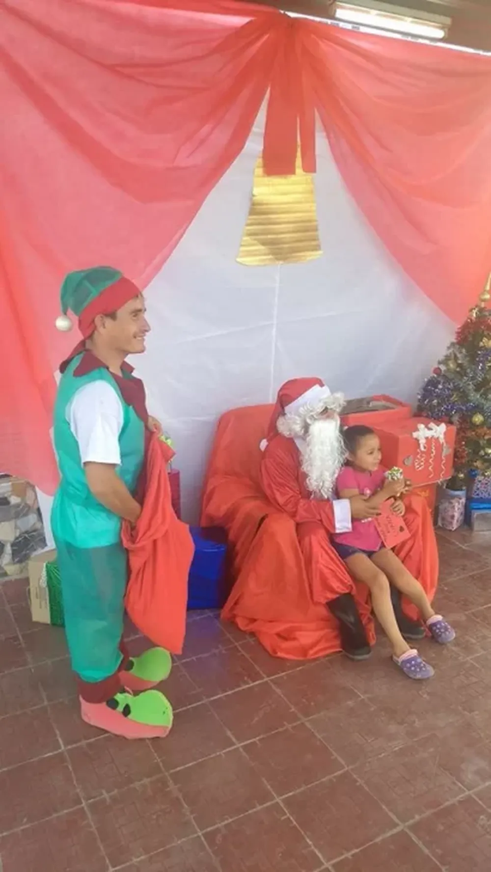 FOTOS: Papa Noel visitó a los chicos de La Bebida