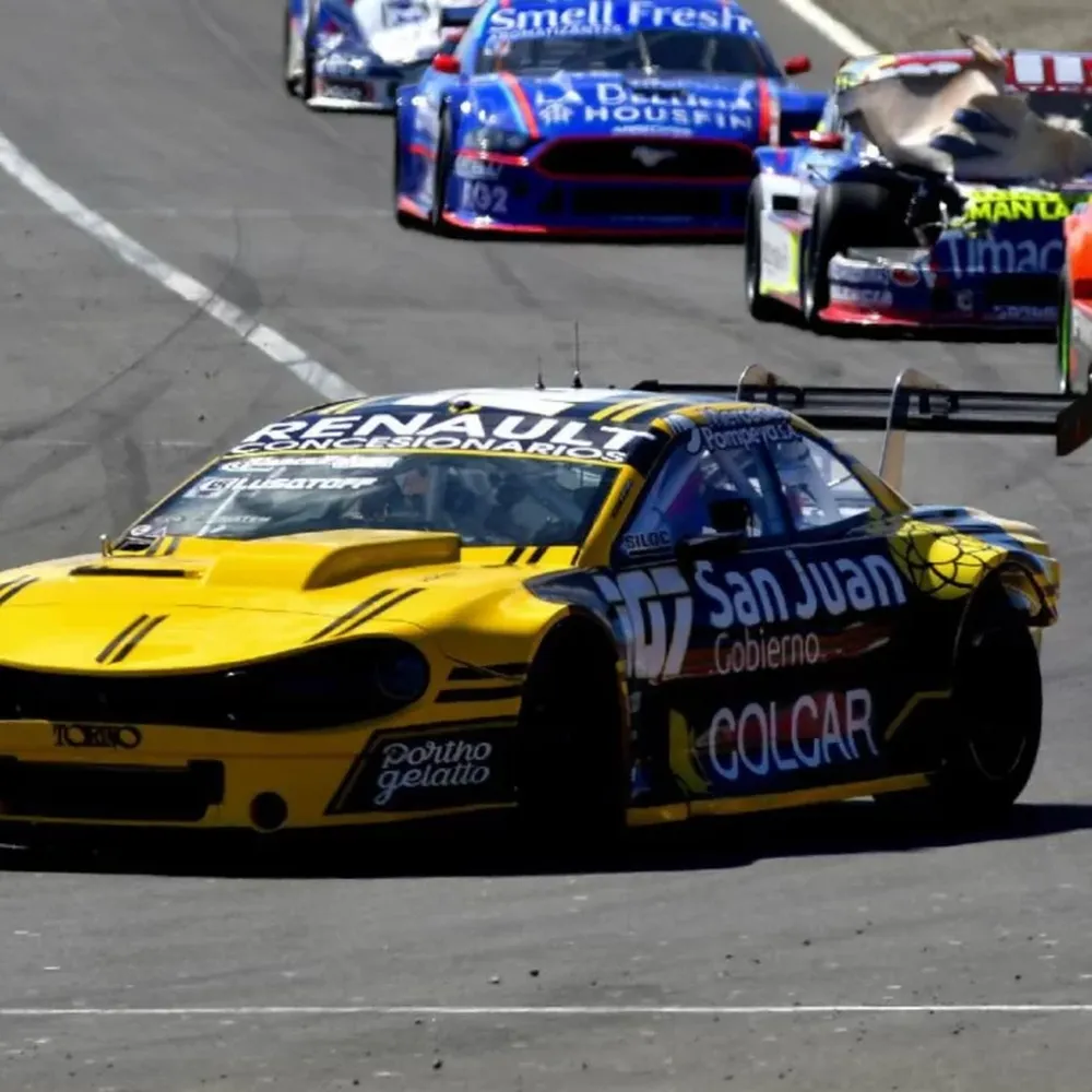 TC: Tobías, desde la 3ra fila