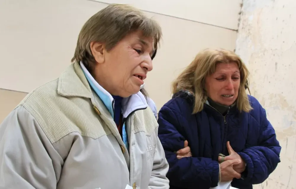 El drama de 2 hermanas mayores, sin tener a dónde ir por un incendio