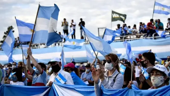 Cruces del Gobierno y la oposición por banderazo nacional de mañana