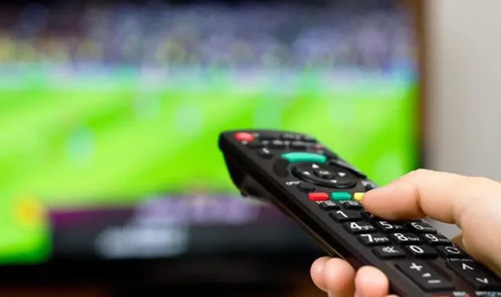 El oficialismo presentó un proyecto para que el fútbol vuelva a transmitirse de forma gratuita