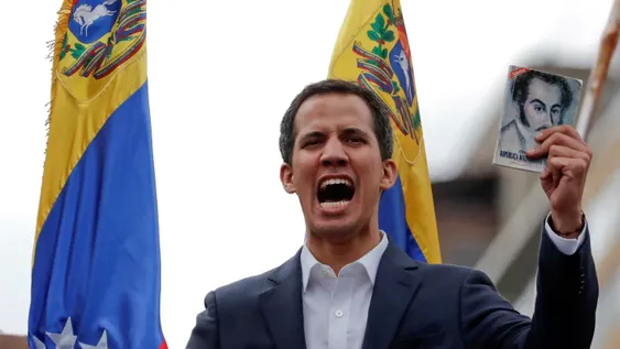 Juan Guaidó declaró que analiza ofrecer amnistía a Nicolás Maduro