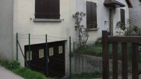 Dos chicos, encerrados en un sótano insalubre por tres años