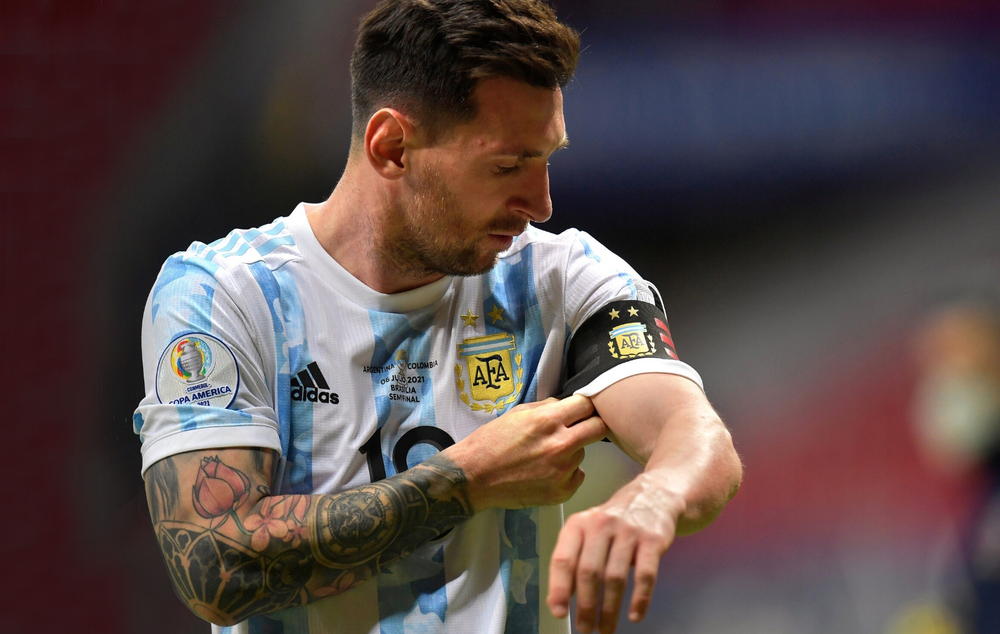 Messi dejó vacante la cinta: quién aparece como principal candidato para ser el nuevo capitán de la Selección.