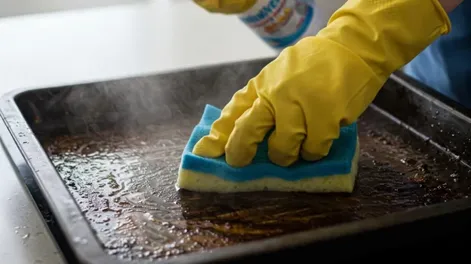 La ANMAT prohibió la venta de un detergente tras una denuncia por quemaduras