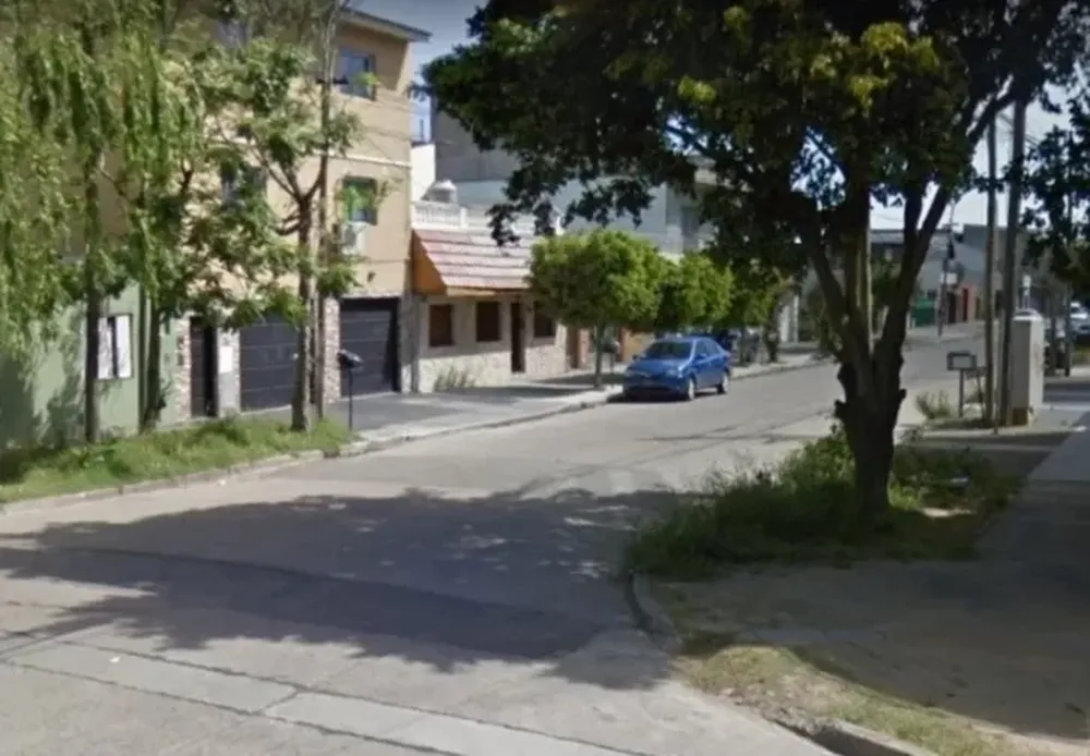 Policía mató a uno de los dos ladrones que quisieron robarle el auto a un amigo