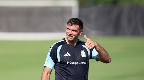 Dibu Martínez mantiene en alerta al cuerpo técnico, ¿llegará en condiciones? Dibu Martínez mantiene en alerta al cuerpo técnico, ¿llegará en condiciones?