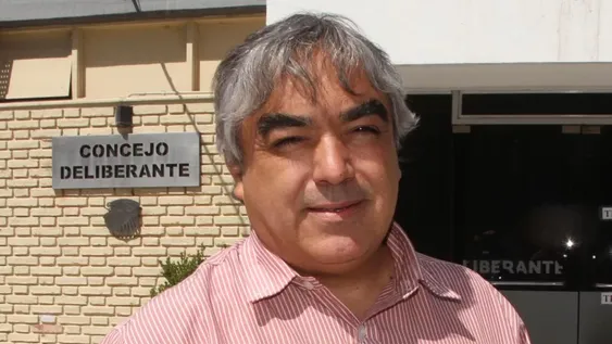 Una mujer reemplazó a una edil, pero deberá dejarle la banca a un hombre