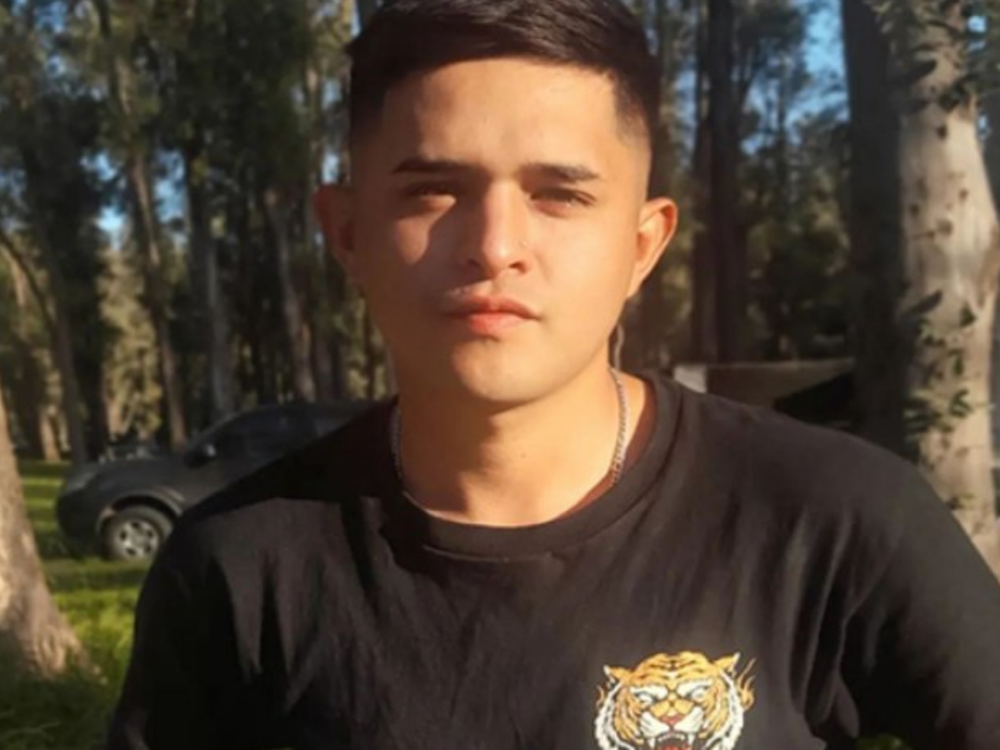 Mataron de un tiro en la cabeza a un policía para robarle la moto