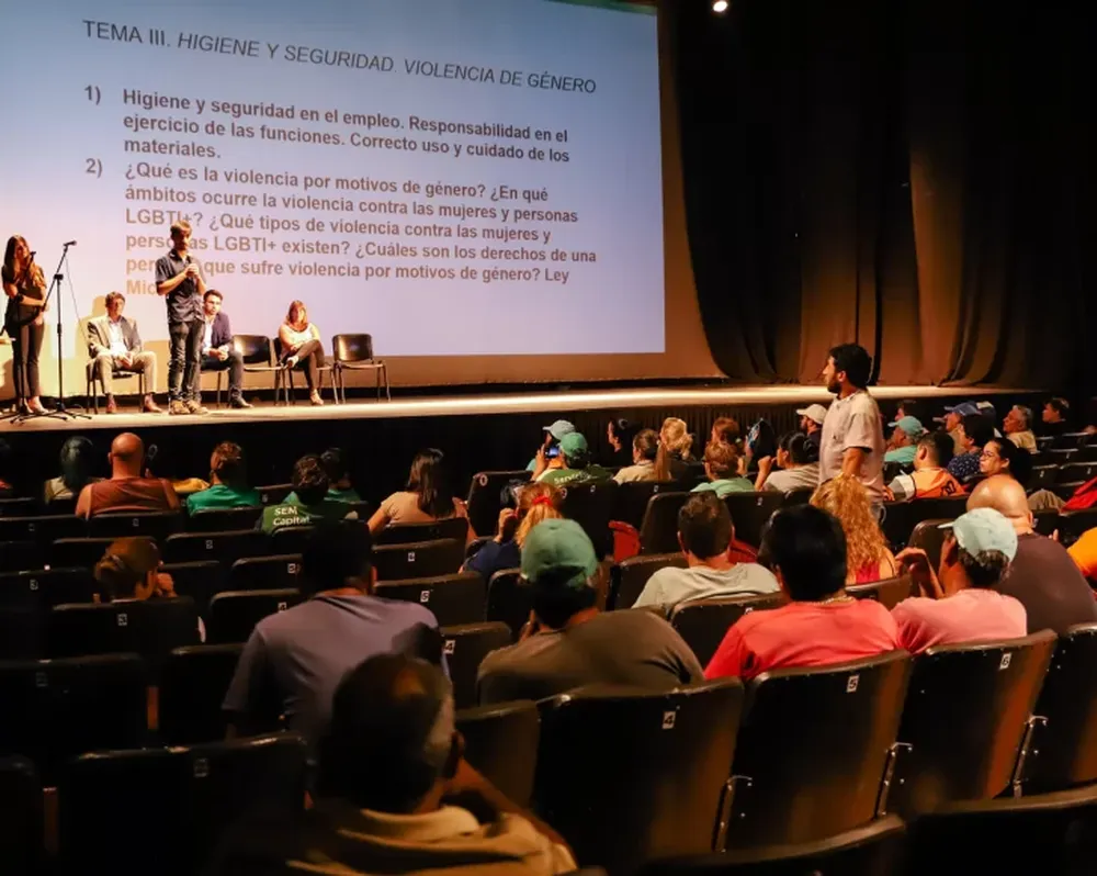 Pese a que la oposición pide el freno, Baistrocchi avanza con el concurso