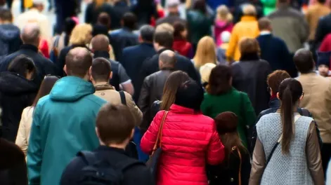 La población mundial llegó hoy a los 8.000 millones de habitantes