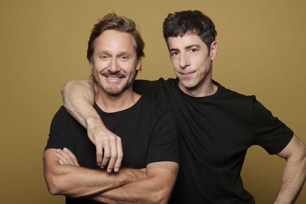 Producida por Adrián Suar, la pieza teatral habla de un amor prohibido en los años 60.&nbsp;