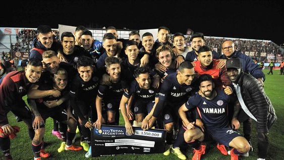 Lanús goleó a Argentinos y se metió en cuartos