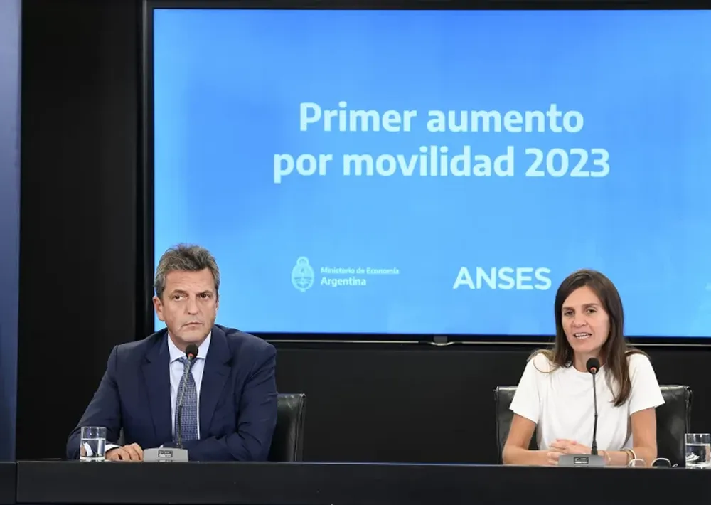 Jubilaciones aumentan 17,04% y habrá bonos de hasta $15.000
