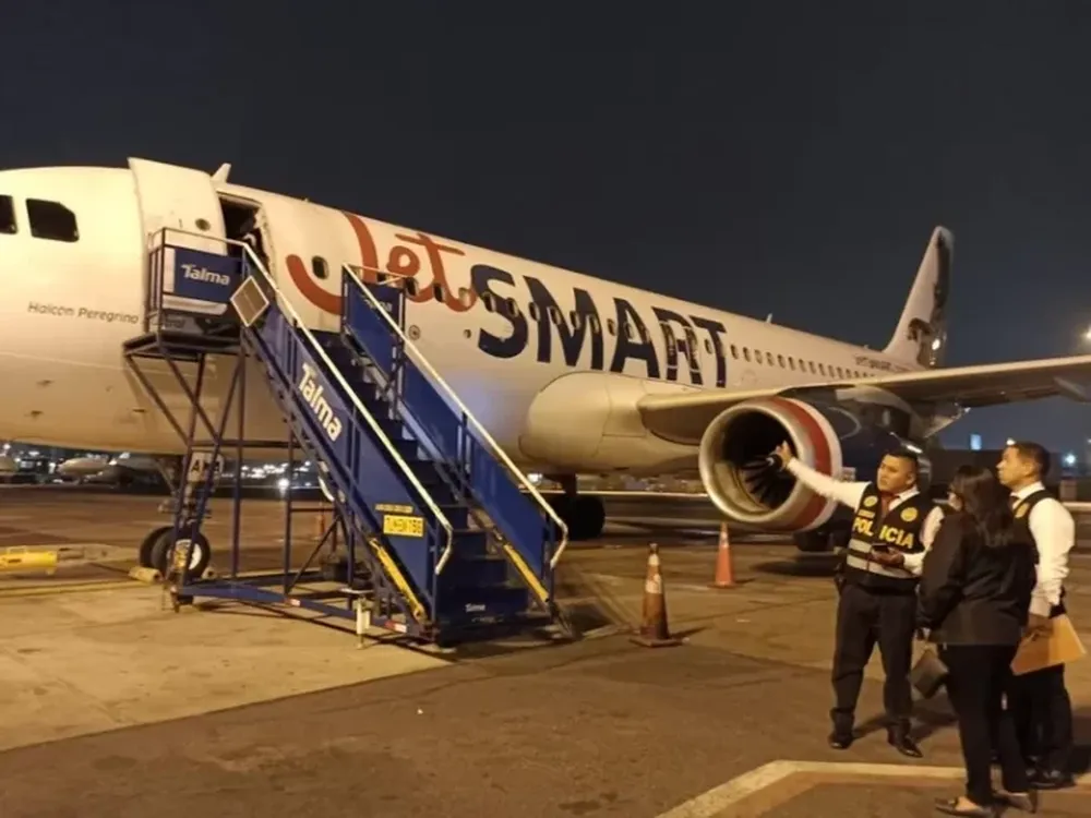 Aeroparque: hay demoras y cancelación de vuelos por una medida de fuerza