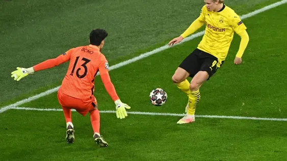 Al Sevilla de los argentinos no le alcanzó con el empate ante Borussiia Dortmund y quedó afuera