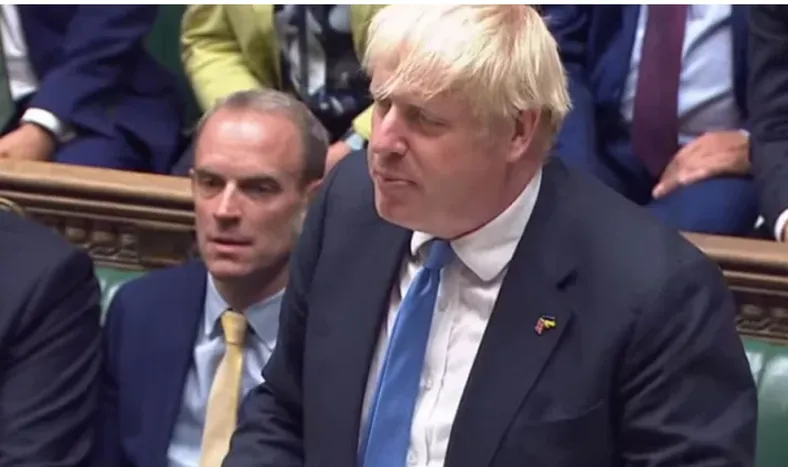 La bizarra despedida de Boris Johnson: “Hasta la vista baby”