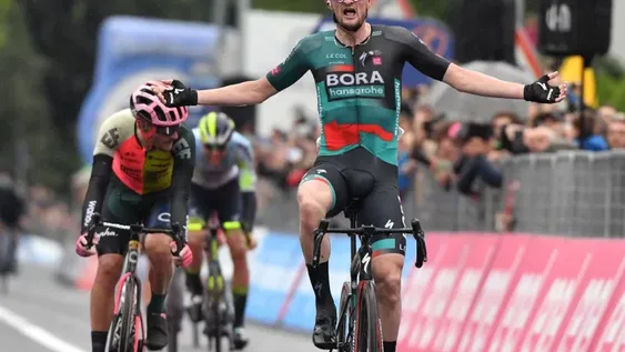 La “maglia rosa” cambió de dueño