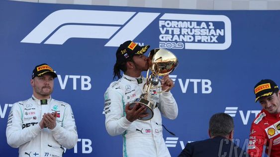 Hamilton festejó en Rusia
