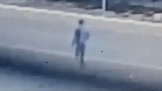 Peña Espejo quedó captado por las cámaras de seguridad de la zona donde ocurrió la agresión sexual.