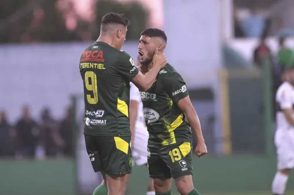 Defensa derrotó a un duro Platense y trepó al quinto puesto
