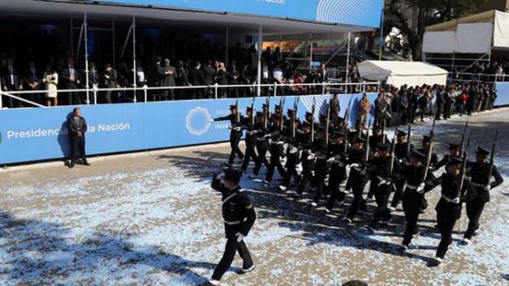 Una multitud disfrutó del desfile en Tucumán