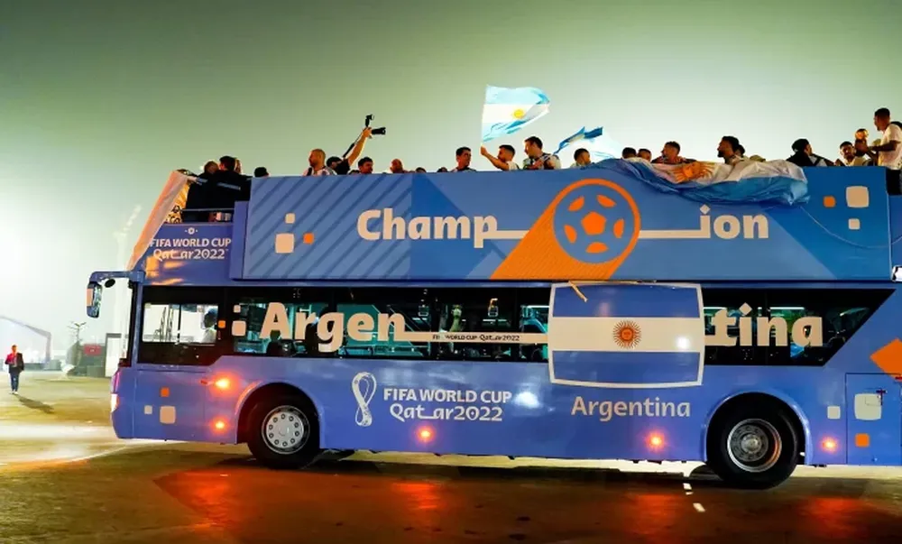 Cuándo y a qué hora llegan a Ezeiza los campeones del mundo