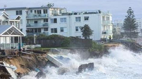 Terribles imágenes del mar devorando casas en Australia