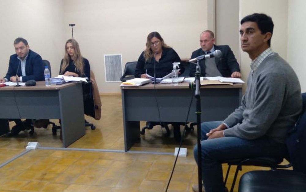 Buscarán 14 años de pena para un profesor por abusar de 2 niñas dentro de un colegio