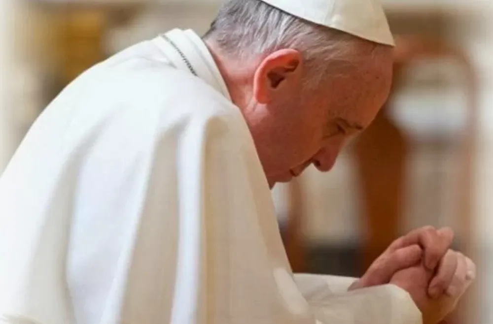 Una “crisis aislada” en la salud del Papa preocupa a los médicos
