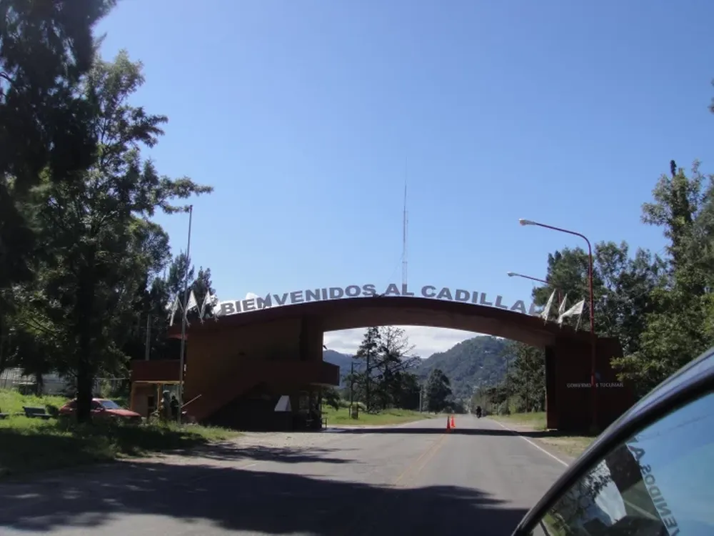 Primero golpeó a su ex y luego la atropelló