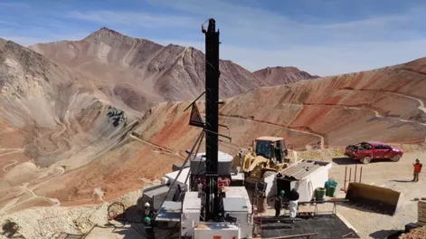 La puntuación del potencial mineral de la provincia aumentó 2,50 puntos, pasando del puesto 17 de 58 el año pasado al 15 de 41 este año. La puntuación del potencial mineral de la provincia aumentó 2,50 puntos, pasando del puesto 17 de 58 el año pasado al 15 de 41 este año.