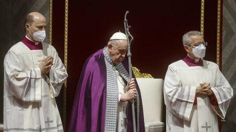 Frente a más de 5.000 personas, Francisco criticó la “guerra atroz” en Ucrania