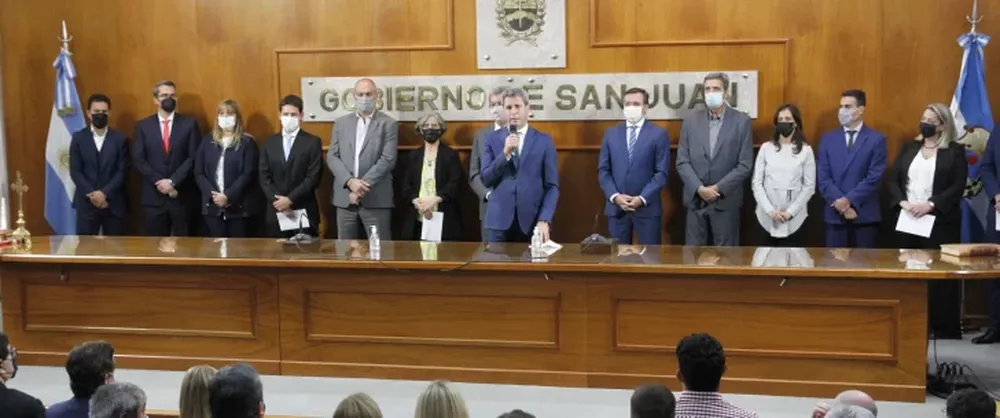 Uñac les tiró un fuerte desafío de gestión a los nuevos funcionarios, de cara a 2023