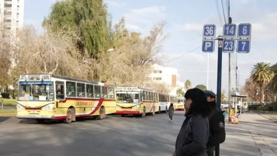 Se cumple la novena noche de paro de colectivos, de 22 a 6