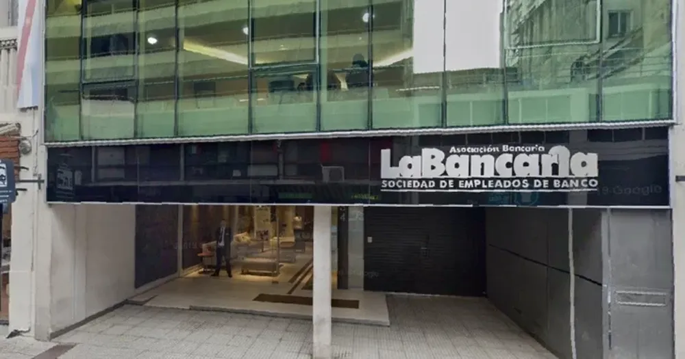 Se hizo pasar por médico para sacar a su esposa del hotel en el que cumplía la cuarentena