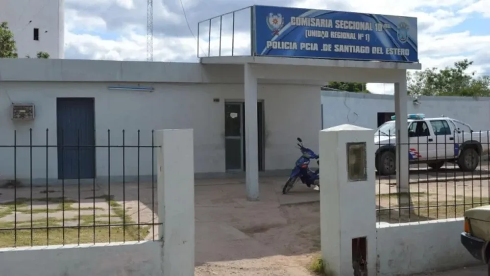 Dejó a su beba en la Policía porque no puede mantenerla