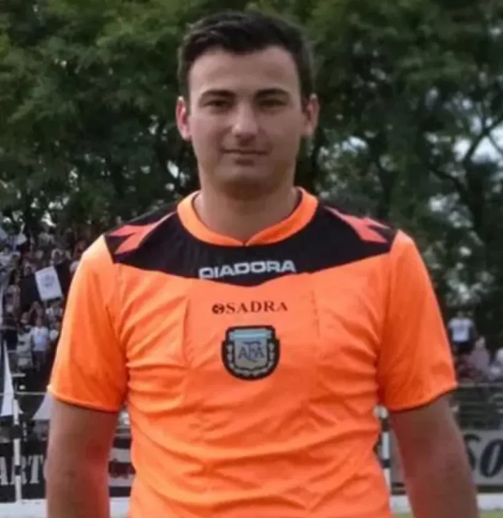 Designado. Lucas Cavallero será el juez del partido debut como local para el Atlético San Martín de este sábado.