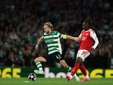 El Arsenal celebra su clasificación en la Champions League tras eliminar a Sporting Lisboa y meterse entre los cuatro mejores. El Arsenal celebra su clasificación en la Champions League tras eliminar a Sporting Lisboa y meterse entre los cuatro mejores.