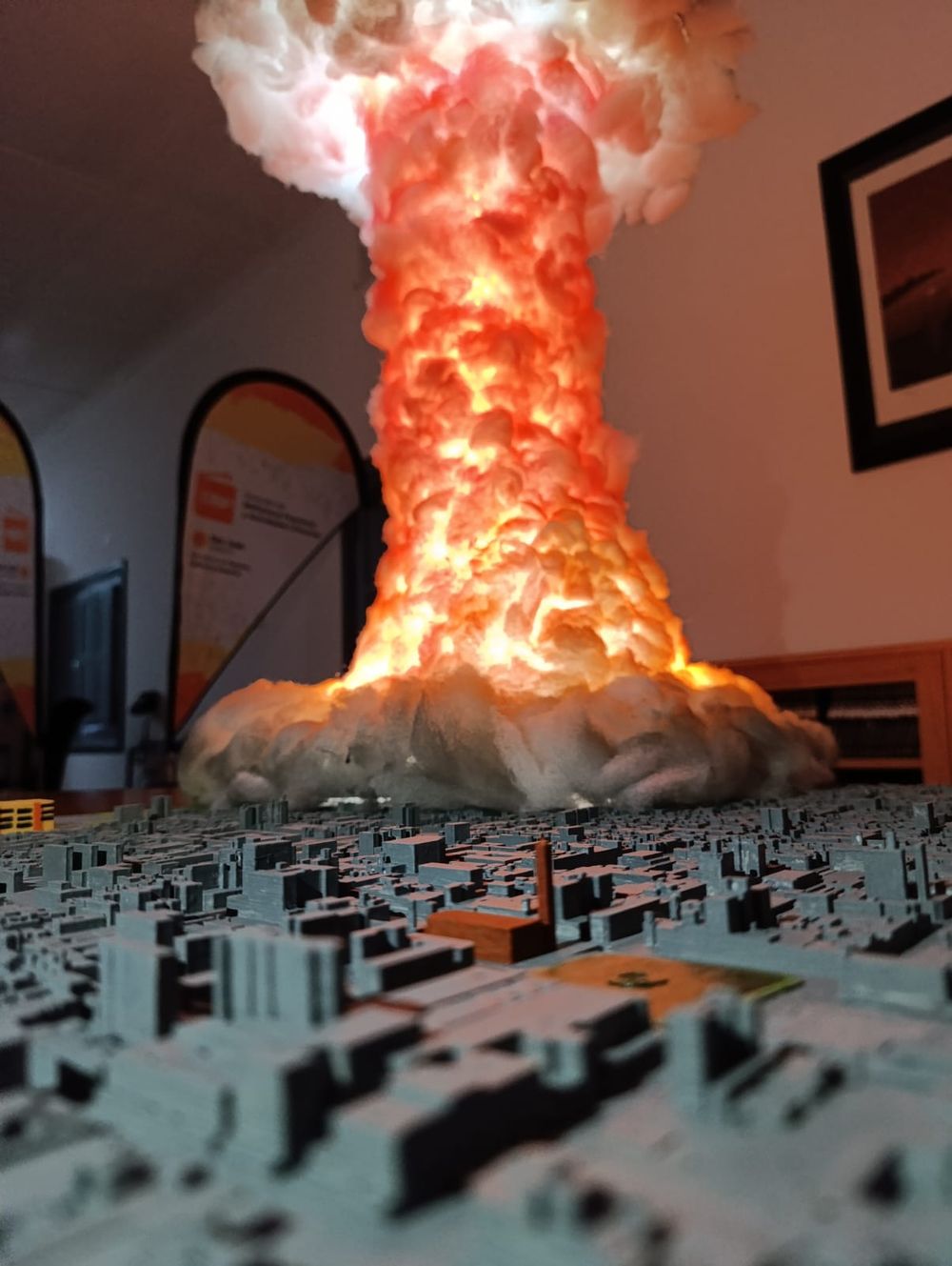 A través de maquetas, buscarán acercar la dimensión del desastre nuclear a alumnos de escuelas secundarias de San Juan