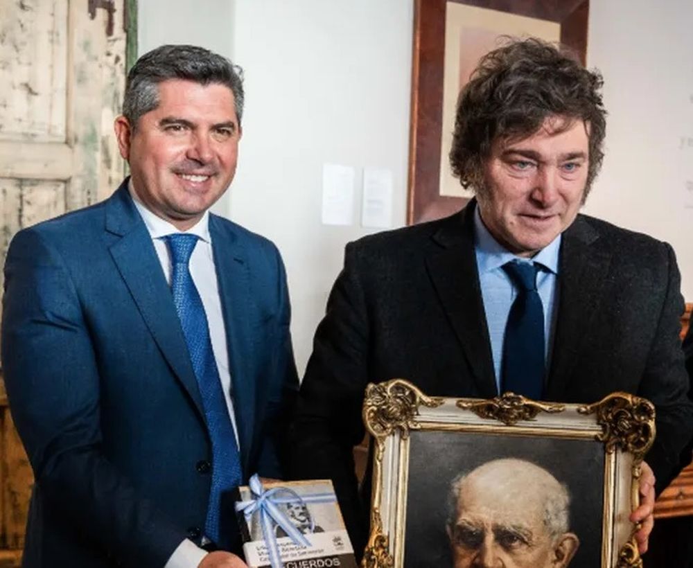 Marcelo Orrego, nuevamente en el lote de gobernadores que invitó Javier Milei a la “Argentina Week”, esta vez en París. En 2025 participó de un evento similar en Nueva York (foto).&nbsp;
