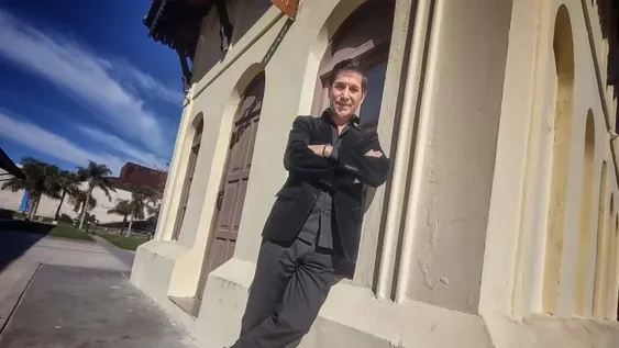 “No se puede fabricar un artista”