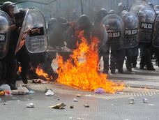 Hasta el momento diez detenidos y dos heridos.