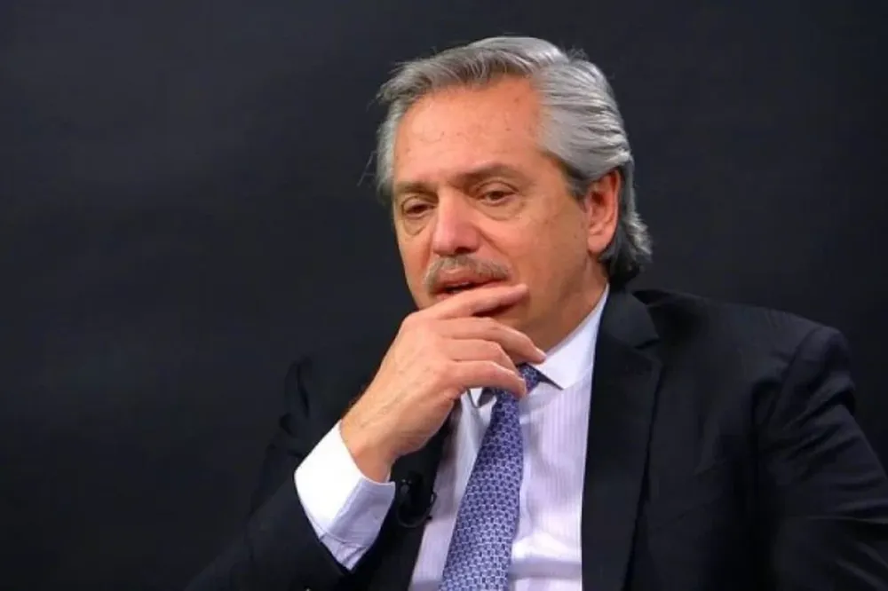 El presidente canceló sus viajes a México y Estados Unidos por la crisis con Cristina Kirchner