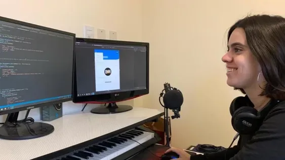 La chica del código QR que abre puertas