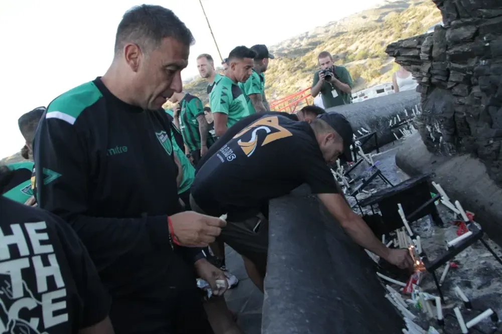 Antuña, el DT de las cábalas: reveló que guardará la ropa que usó todo el campeonato