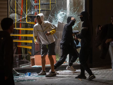 disturbios en barcelona: saqueos, incendios y enfrentamientos durante una protesta juvenil