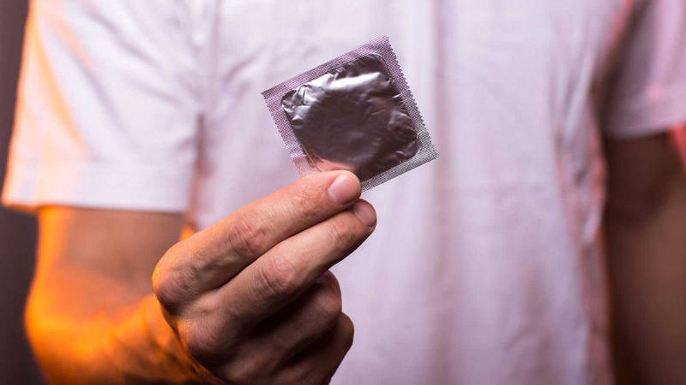 Regalan 100 dólares por probar un preservativo “más placentero”: qué requisitos piden