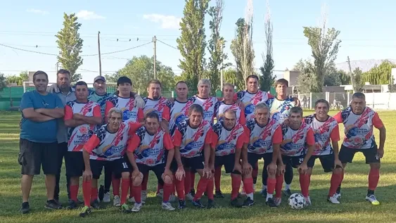 Super Maxi. Yirigoyen de Santa Lucía es el que manda en la categoría superior de la Copa de Campeones Senior.